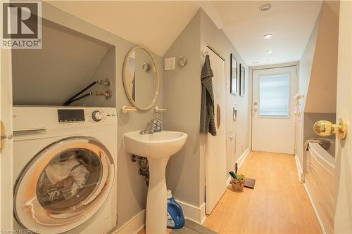 175 Burris Street, Hamilton, ON - Indoor Photo Showing Laundry Room
