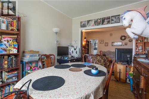 175 Burris Street, Hamilton, ON - Indoor Photo Showing Dining Room