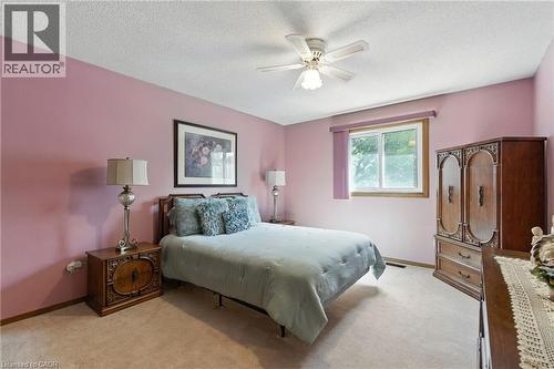 39 Megna Court, Hamilton, ON - Indoor Photo Showing Bedroom