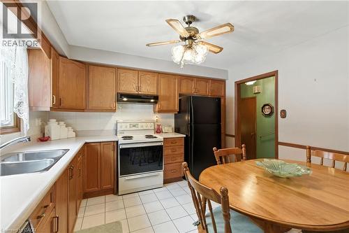 39 Megna Court, Hamilton, ON - Indoor Photo Showing Kitchen With Double Sink