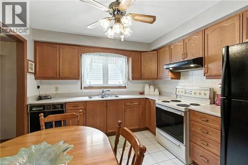 39 Megna Court, Hamilton, ON - Indoor Photo Showing Other Room