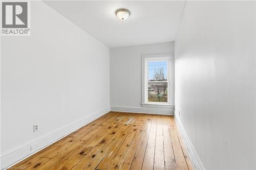 10 Walnut Street, Cambridge, ON - Indoor Photo Showing Other Room