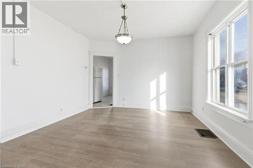 10 Walnut Street, Cambridge, ON - Indoor Photo Showing Other Room