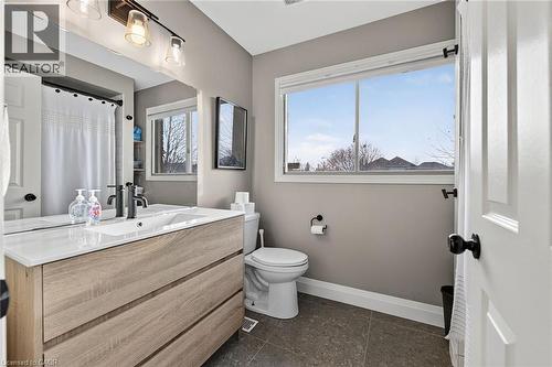 3 Jacqueline Boulevard, Hamilton, ON - Indoor Photo Showing Bathroom