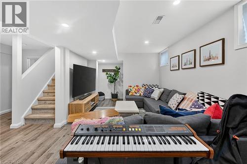 3 Jacqueline Boulevard, Hamilton, ON - Indoor Photo Showing Other Room