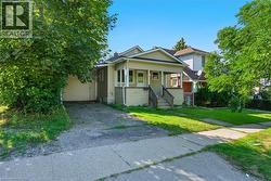 1 BERRYMAN Avenue  St. Catharines, ON L2R 3W8