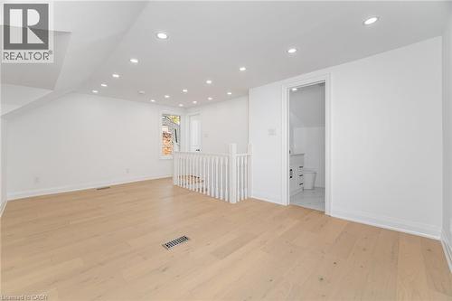 285 Charlton Avenue W, Hamilton, ON - Indoor Photo Showing Other Room