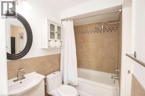 2350 Grand Ravine Drive Unit# 12, Oakville, ON - Indoor Photo Showing Bathroom