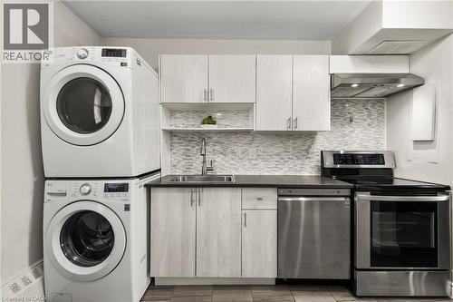 350 Quigley Road Unit# 512, Hamilton, ON - Indoor Photo Showing Laundry Room
