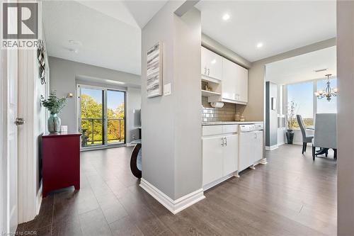 237 King Street W Unit# 703, Cambridge, ON - Indoor Photo Showing Kitchen