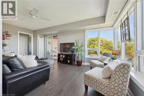 237 King Street W Unit# 703, Cambridge, ON - Indoor Photo Showing Living Room