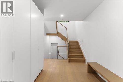 5427 Anthony Place, Burlington, ON - Indoor Photo Showing Other Room