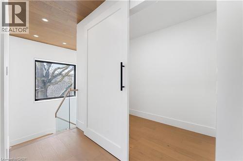 5427 Anthony Place, Burlington, ON - Indoor Photo Showing Other Room