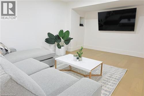 5427 Anthony Place, Burlington, ON - Indoor Photo Showing Living Room