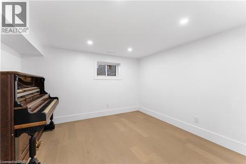 5427 Anthony Place, Burlington, ON - Indoor Photo Showing Other Room