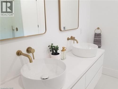 5427 Anthony Place, Burlington, ON - Indoor Photo Showing Bathroom
