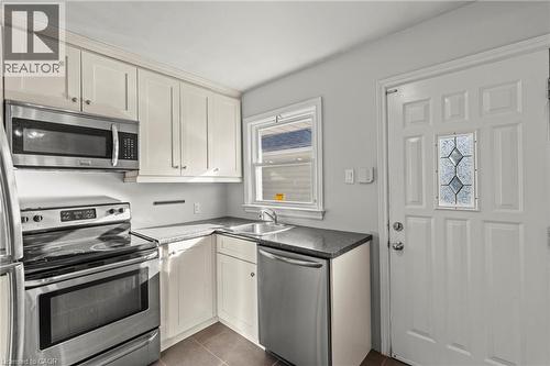 14 Westmount Avenue, Thorold, ON - Indoor Photo Showing Kitchen