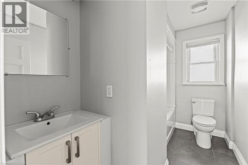 14 Westmount Avenue, Thorold, ON - Indoor Photo Showing Bathroom