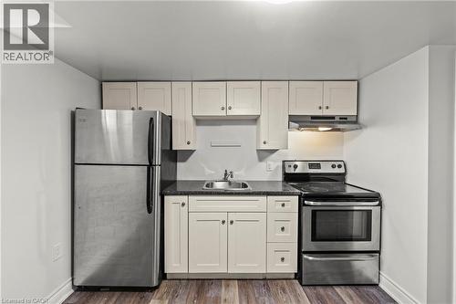 14 Westmount Avenue, Thorold, ON - Indoor Photo Showing Kitchen