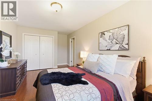 2540 Merritt Road, Thorold, ON - Indoor Photo Showing Bedroom