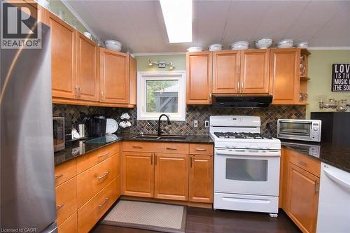 1085 10Th Concession Road W Unit# 77, Flamborough, ON - Indoor Photo Showing Kitchen