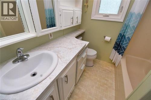 1085 10Th Concession Road W Unit# 77, Flamborough, ON - Indoor Photo Showing Bathroom