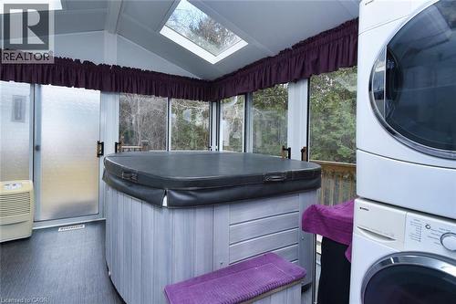 1085 10Th Concession Road W Unit# 77, Flamborough, ON - Indoor Photo Showing Laundry Room