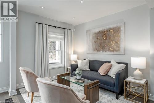403 Smith Avenue, Burlington, ON - Indoor Photo Showing Living Room