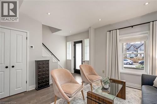 403 Smith Avenue, Burlington, ON - Indoor