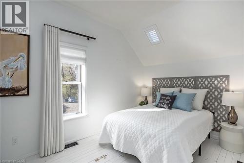 403 Smith Avenue, Burlington, ON - Indoor Photo Showing Bedroom