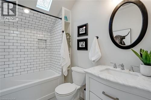 403 Smith Avenue, Burlington, ON - Indoor Photo Showing Bathroom