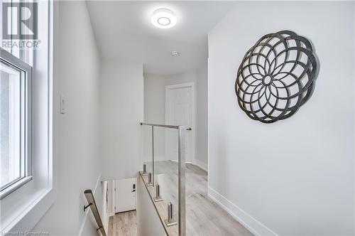 221 Rosslyn Avenue N, Hamilton, ON - Indoor Photo Showing Other Room