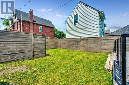 221 Rosslyn Avenue N, Hamilton, ON - Outdoor