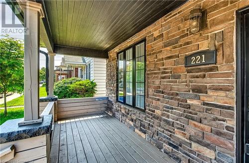 221 Rosslyn Avenue N, Hamilton, ON - Outdoor With Deck Patio Veranda With Exterior