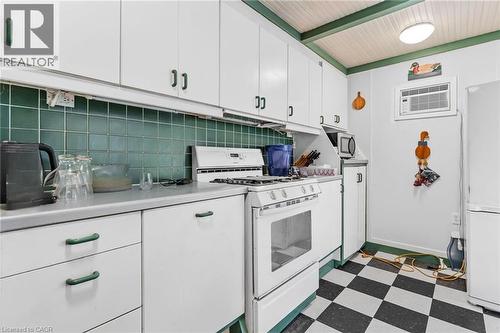 614 Golf Club Road, Hamilton, ON - Indoor Photo Showing Kitchen