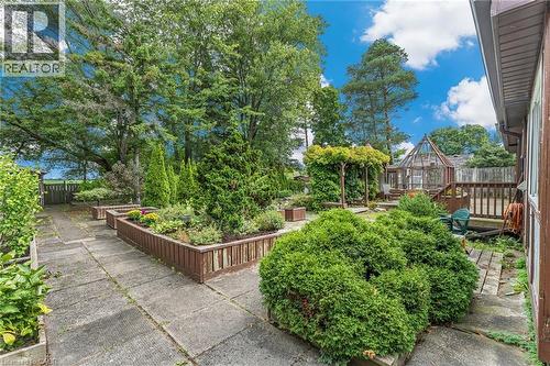 614 Golf Club Road, Hamilton, ON - Outdoor