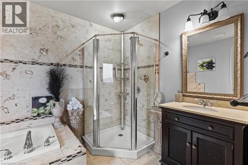 9147 Hendershot Boulevard, Niagara Falls, ON - Indoor Photo Showing Bathroom