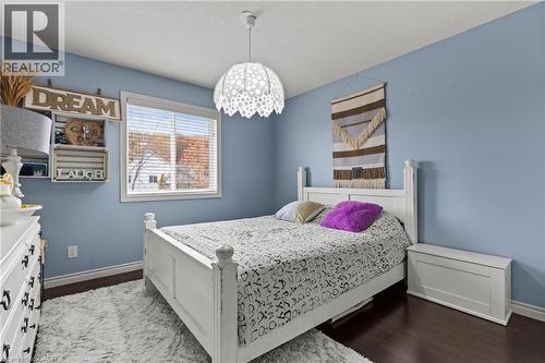 9147 Hendershot Boulevard, Niagara Falls, ON - Indoor Photo Showing Bedroom