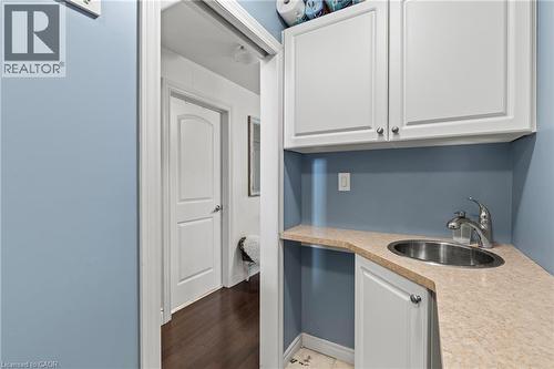 9147 Hendershot Boulevard, Niagara Falls, ON - Indoor Photo Showing Kitchen