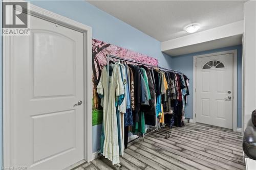 9147 Hendershot Boulevard, Niagara Falls, ON - Indoor With Storage