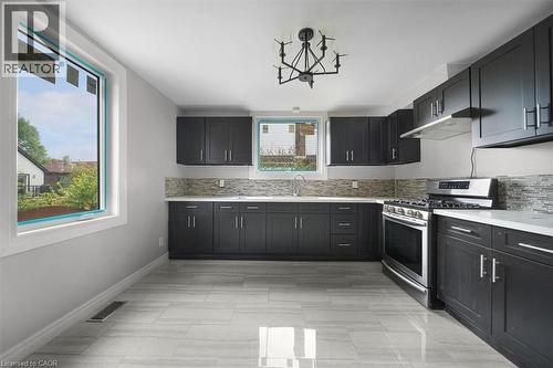 687 Upper James Street, Hamilton, ON - Indoor Photo Showing Kitchen