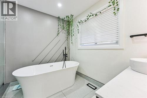 107 Deschene Avenue, Hamilton, ON 