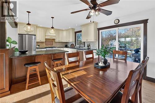 152 Ridge Road W, Grimsby, ON - Indoor Photo Showing Dining Room