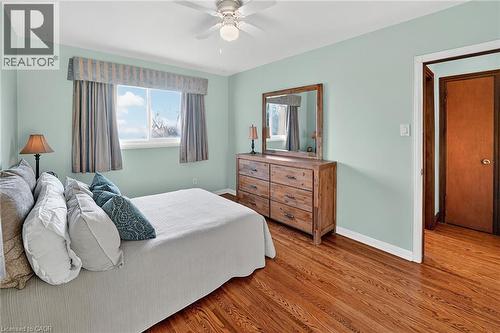 152 Ridge Road W, Grimsby, ON - Indoor Photo Showing Bedroom