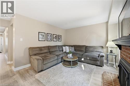 5255 Lakeshore Road Unit# 38, Burlington, ON - Indoor Photo Showing Living Room