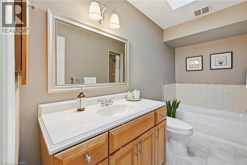 5255 Lakeshore Road Unit# 38, Burlington, ON - Indoor Photo Showing Bathroom