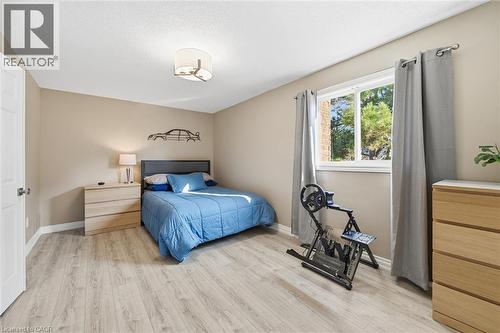 5255 Lakeshore Road Unit# 38, Burlington, ON - Indoor Photo Showing Bedroom