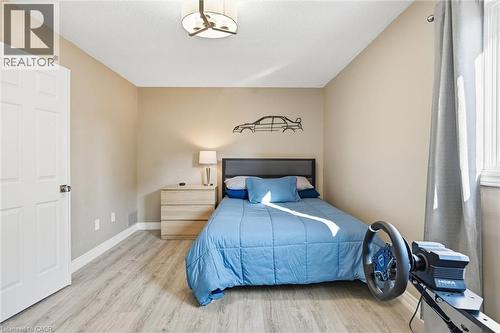 5255 Lakeshore Road Unit# 38, Burlington, ON - Indoor Photo Showing Bedroom