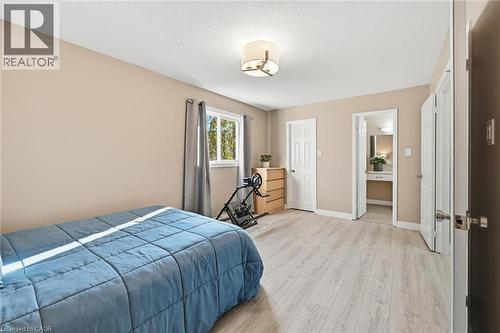 5255 Lakeshore Road Unit# 38, Burlington, ON - Indoor Photo Showing Bedroom
