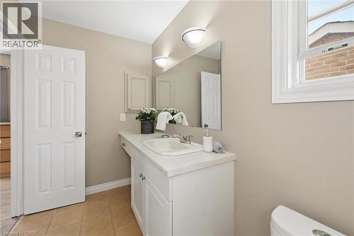 5255 Lakeshore Road Unit# 38, Burlington, ON - Indoor Photo Showing Bathroom